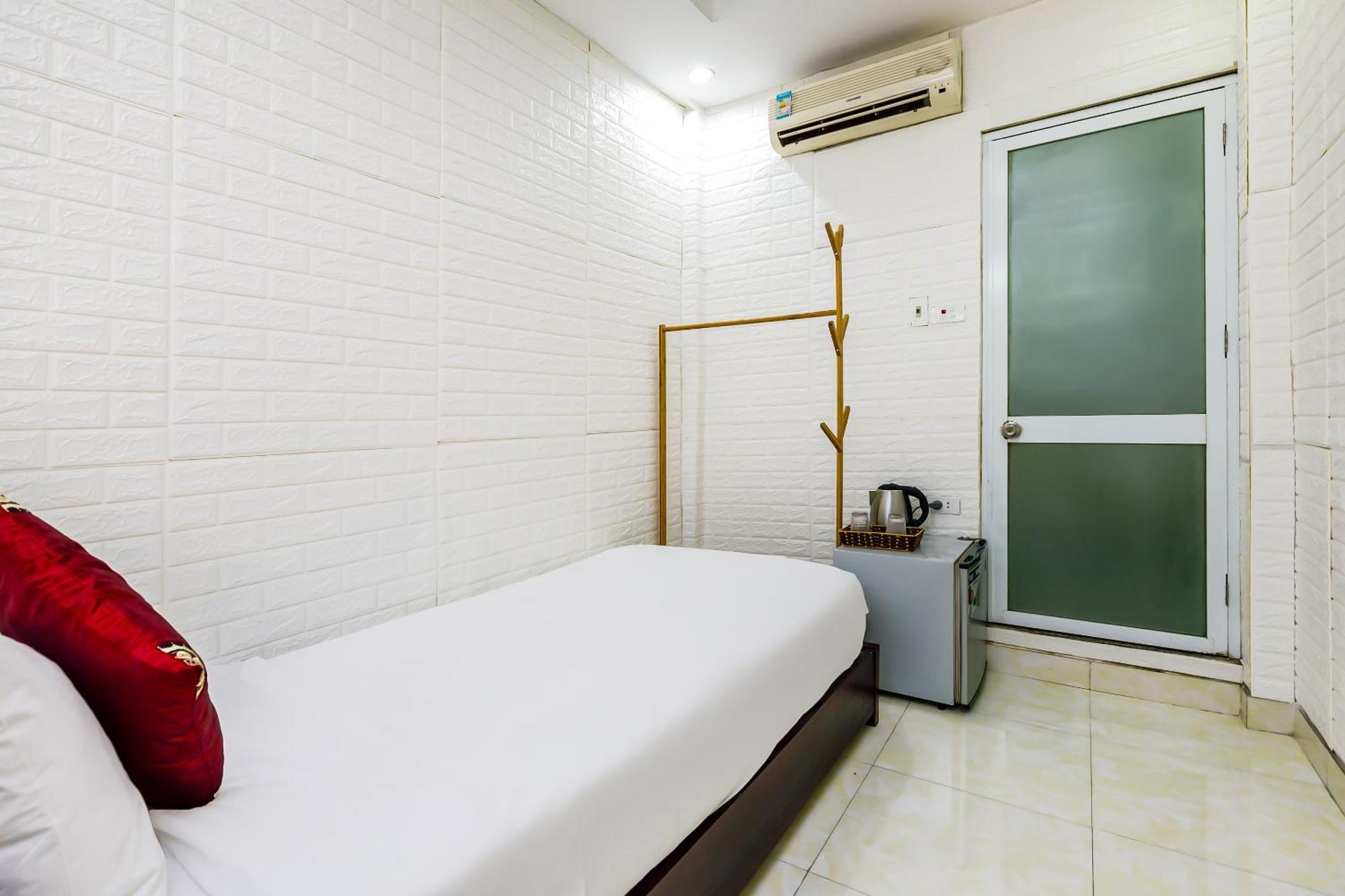 Oyo 604 Queen Hotel Spot-On Ханой Экстерьер фото