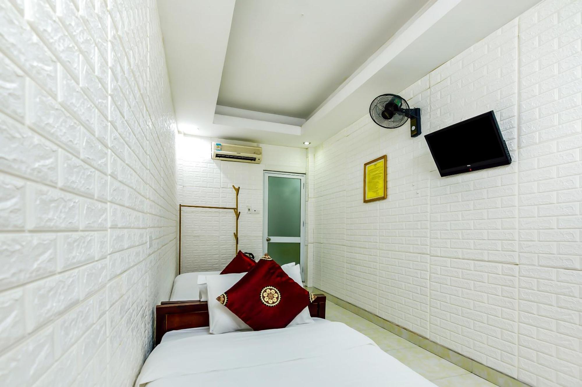 Oyo 604 Queen Hotel Spot-On Ханой Экстерьер фото